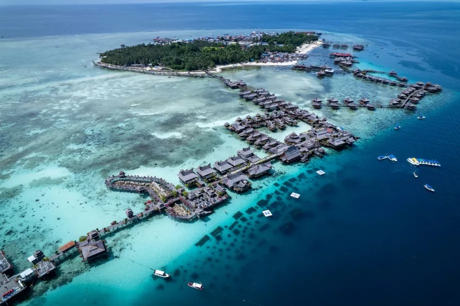 semporna archipelago aerial the centre of borneo diving
